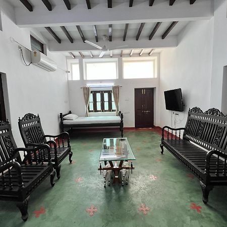 Laxmi Nivas 1949 Bed & Breakfast Secunderabad ภายนอก รูปภาพ